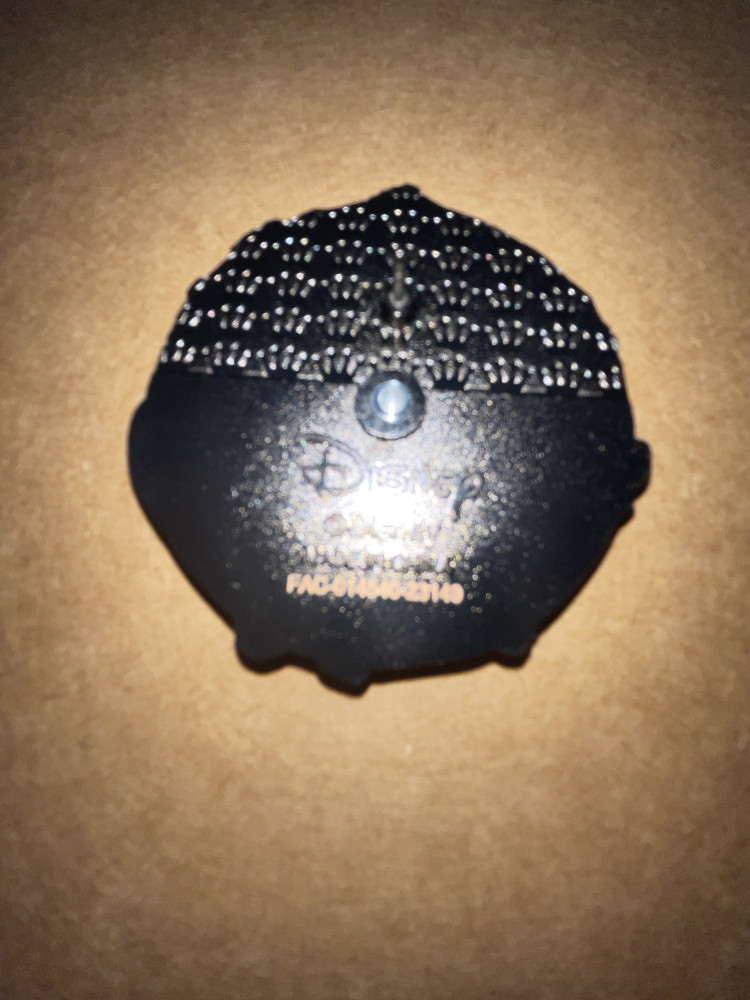 Alice Falling Down Rabbit Hole Spinner Hot Topic Disney