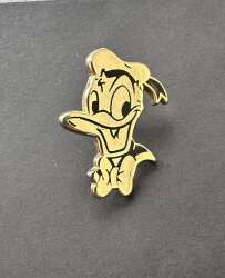 100247 - Goldtone Donald Duck - Disney Licensed