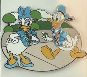 100260 - Celebrating 25 Years of Disney Pin Trading - Daisy and Donald Duck Pin Trading alternate image