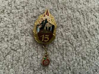 100343 - Les méchants fêtent le 15ème anniversaire - Pin évent - DLP - La Reine Grimhilde - Disneyland Resort Paris