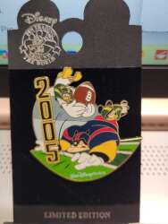 100381 - Super Brown 2005 - Mickey, Donald, and Pete - Walt Disney World alternate image