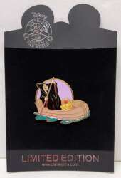 100555 - Disney Auctions - Old Hag in Boat - Disney Auctions