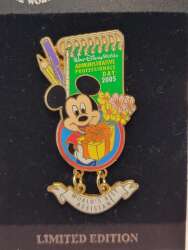 100621 - 2005 Administrative Professionals day