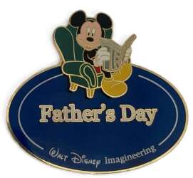 100800 - Father's Day - Name Tag Holidays 2009 - Mickey Armchair - Walt Disney Imagineering