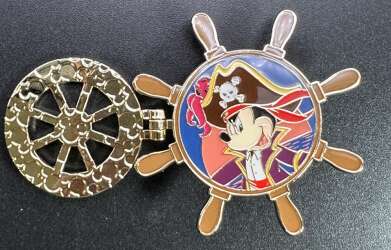 101555 - Mickey & Friends - Pirates of the Caribbean Hinged Ship's Wheel Mystery Collection - Mickey - Shanghai Disney Resort