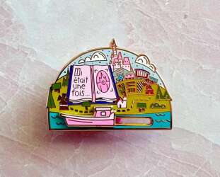 102082 - Fantasy Pin Series: CharmedAndCozy - Pin Pals - Storybookland boat ride Paris Interactive Sliding Enamel Pin - Fantasy Unlicensed