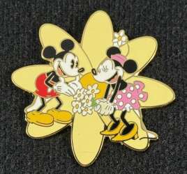 102669 - DLR Cast Member Pin of the Month - Mickey and Minnie on Yellow Daisy - Disneyland Resort