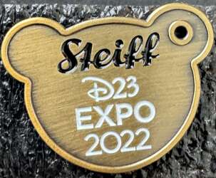 102824 - D23 Expo 2022 - D23 Expo 2022 - Steiff Bronze Bear Head - Disney Fan Club - Disney Fan Club