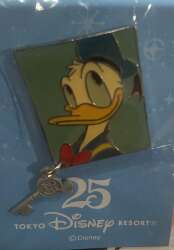 103144 - Tokyo Disneyland 25th Anniversary Key Collection - Donald Duck - Tokyo Disneyland Resort alternate image