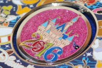 103287 - Magic Access 2016 Exclusive - Music Magic Memories Spinner - Hong Kong Disneyland alternate image