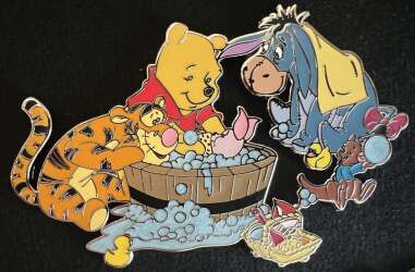 103808 - Fantasy Pin Series - Pooh & friends giving Piglet bath - Fantasy Unlicensed