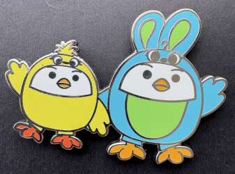 103906 - Al's Toy Barn Chicken Mystery Set - Chicken Ducky and Bunny - Shanghai Disney Resort