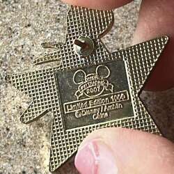 104519 - Gold Star Series - Jack Skellington - Disney Store US alternate image