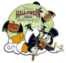 105024 - Halloween 2005 - Donald With Bat Wings - Happy Trick Party - Disney Store Japan
