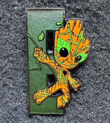105187 - Marvel We Are Groot Mystery Pin Set - Groot as Spider-Man - E alternate image