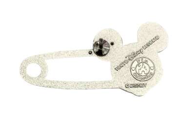 105948 - Safety Pin - Mickey and Minnie Mouse - Tokyo Disneyland Resort alternate image