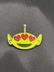 106045 - Emoji Blitz Mystery Tin - Little Green Man - Hong Kong Disneyland