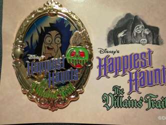 106283 - Disney's Happiest Haunts Tour - 2025- Villains' Trail Old Hag (Evil Queen) - Disneyland Resort