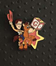 106714 - Toy Story Puzzle Mystery Series - Woody and Bullseye - Hong Kong Disneyland alternate image