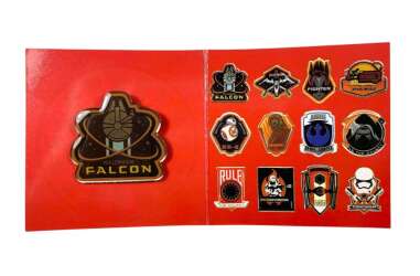 106793 - Star Wars: The Force Awakens - Japan - 12-Pin Set - Millennium Falcom ONLY - Disney Licensed alternate image