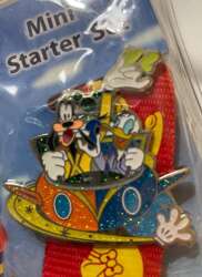 107194 - Mini Starter Lanyard Sets - Mickey and Friends 2-Pin Set 2014 - Hong Kong Disneyland alternate image