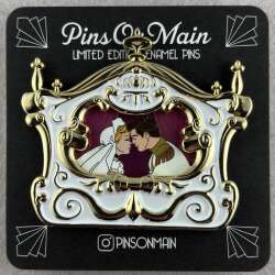 107540 - Fantasy Pin Series: Pins by Pins on Main - Cinderella and Prince Charming in wedding carriage - Fantasy Unlicensed