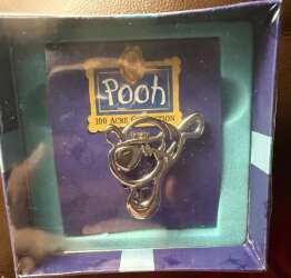 108540 - Pooh 100 Acre Collection - Tigger head Silhouette Brooch - Disney Store US