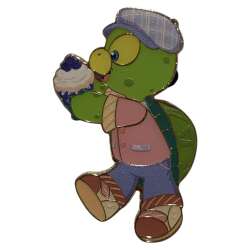 ‘Olu Mel Holding Cupcake