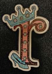 109440 - 43707 - Letter R with glittery princess crown and shoe - Walt Disney World