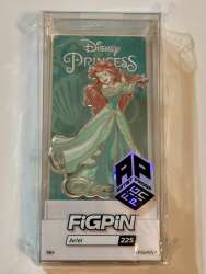 33590 - FigPin - Disney Princesses - Ariel in Green Dress #225 - FiGPiN alternate image