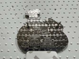 110221 - Disney After Dark Pin Event 2024 - Main Street Electrical Parade Boxed Set - Minnie Mouse Electric Parade Prototype - Walt Disney World alternate image