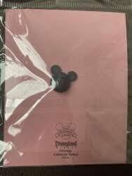 110620 - Disneyland Annual Passholder 2009 - Dining Pin - Celebrate Love - Mickey & Minnie Sundae - Disneyland Resort alternate image