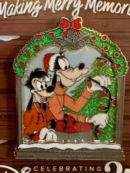 110853 - Making Merry Memories 2025 - Goofy and Max - Walt Disney World