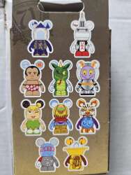 110941 - Vinylmation Mystery Pin Collection - Park #7 - Saceship Earth 2000 alternate image
