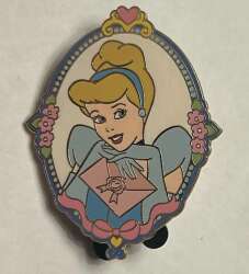 111244 - Cameo - Cinderella - Disney Auctions