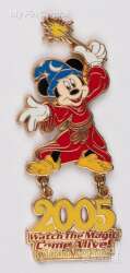 111724 - 2005 Dated Year Pins - Sorcerer Mickey Dangle - Disneyland Resort
