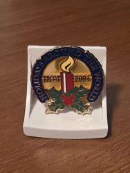 Holidays Around the World- Candle with Holly- Epcot 2001