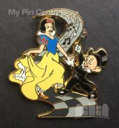 111909 - Winter Ball - Snow White & Dopey - Disney Store US