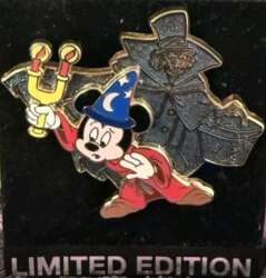 18173 - Haunted Mansion - Sorcerer Mickey with Hat Box Ghost - Walt Disney Imagineering