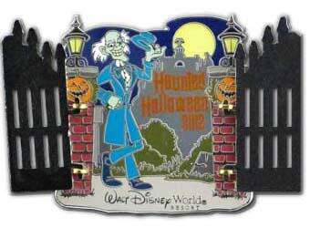 23318 - Haunted Mansion Hinged Gates - Halloween 2012 - Ezra - Walt Disney World
