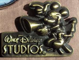 4390 - Walt Disney Studios - Bronze Director Mickey - Disneyland Resort Paris