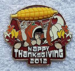 4511 - Thanksgiving - Chip and Dale