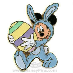 32408 - Easter 2008 - Easter Bunny Mickey Carrying a Large Easter Egg alternate image