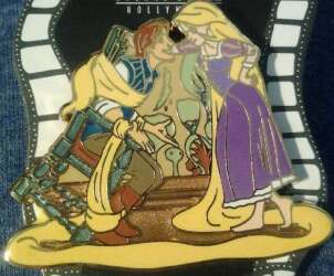 3320 - Tangled - Rapunzel and Flynn in Chair - Disney Studio Store Hollywood / Soda Fountain