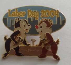35848 - Labor Day - Chip and Dale - Walt Disney World