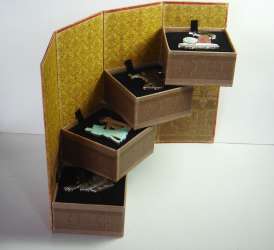 9242 - Haunted Mansion O'Pin House - Raven Boxed Set - Disneyland Resort alternate image