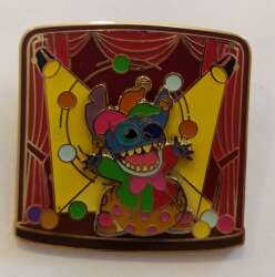 39741 - On stage - Stitch - Disney Studio Store Hollywood / Soda Fountain