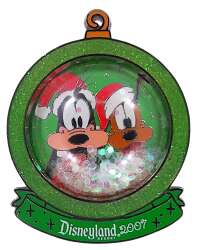 48338 - Holiday Snow Globe 2007 - Goofy and Pluto in Snow Globe Disneyland 2007 - Disneyland Resort