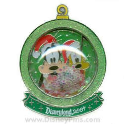 48338 - Holiday Snow Globe 2007 - Goofy and Pluto in Snow Globe Disneyland 2007 - Disneyland Resort alternate image