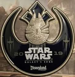 32195 - Star Wars Galaxy's Edge - Rebel Insignia Millennium Falcon - Disneyland Resort